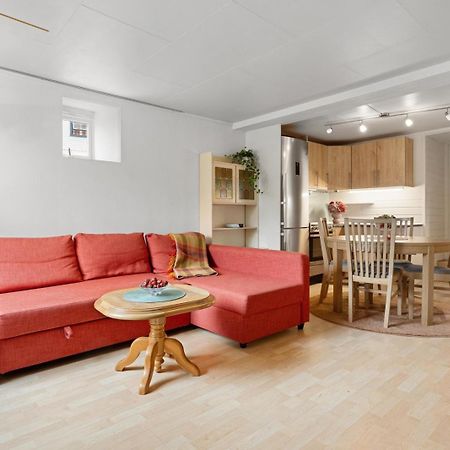Room In Cozy Apartment 7 Min Walk From The City Center Тромсё Экстерьер фото